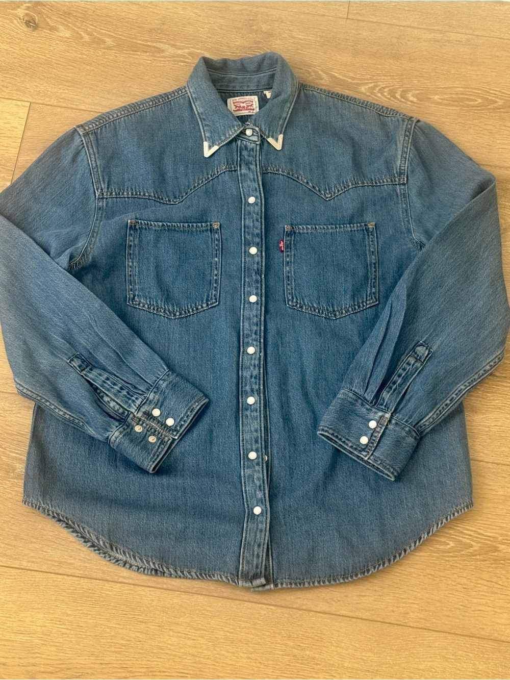 NWT Levi's Women’s Dark Blue Denim Western Shirt with Snap Buttons